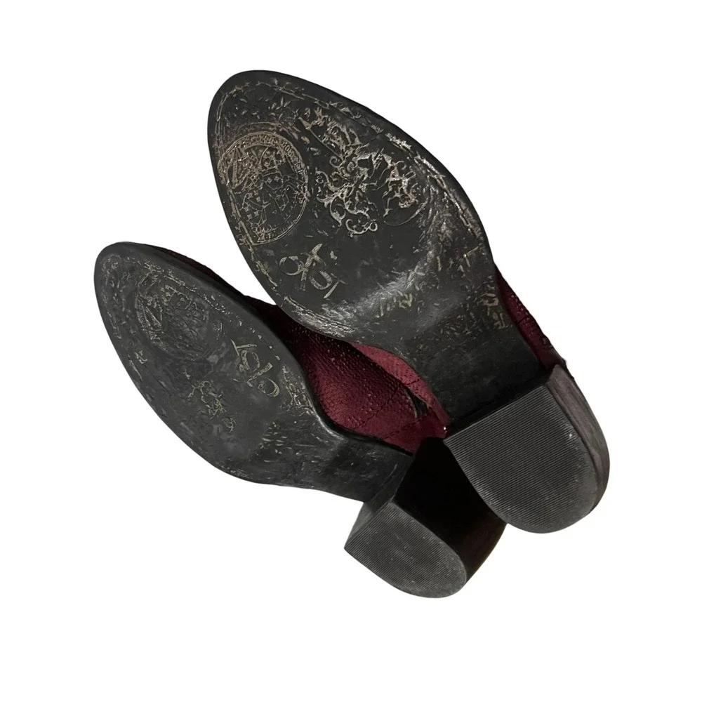OTBT Ankle Boots Burgundy Size‎ 8 Snakeskin Cutout Block Heel Studded